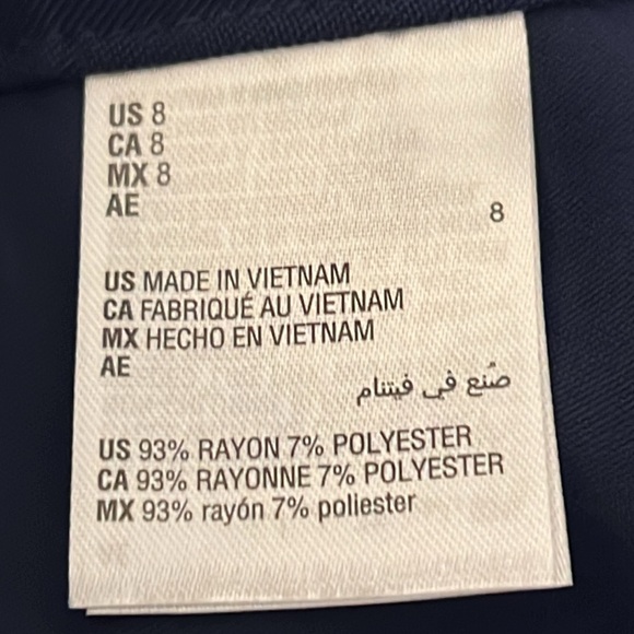 NWT Inc Size 8, Navy blue shorts. - Picture 5 of 6